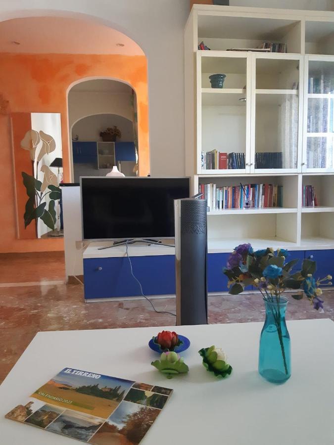 L'isola felice Lägenhet Cecina  Exteriör bild